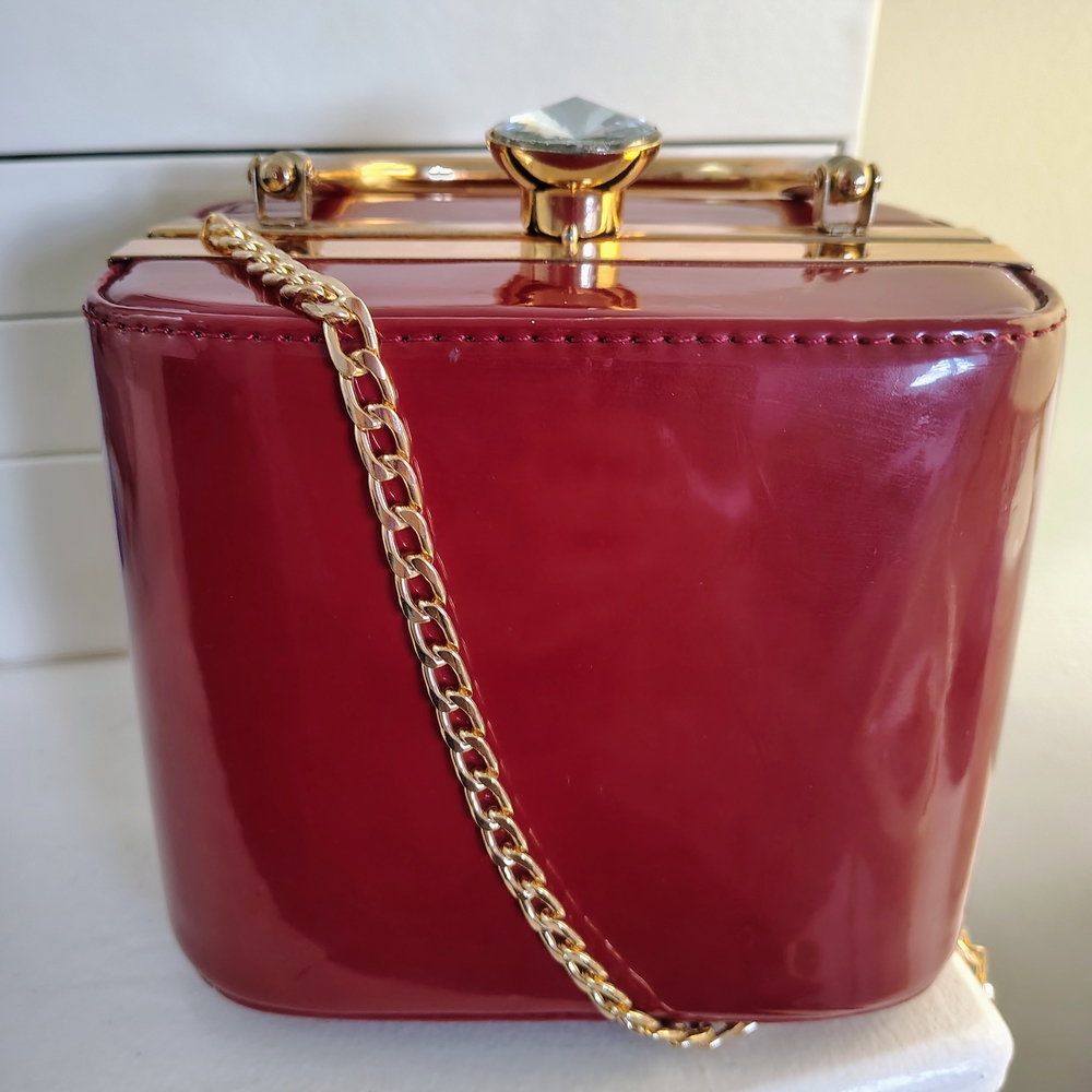 Elegant Red Box Clutch with Gold Accents - Picture 9 of 15